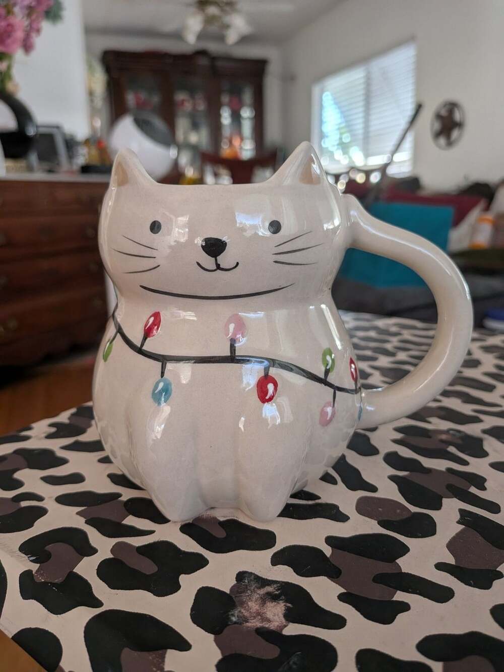 Ceramic White Cat Christmas Lights Coffee Mug